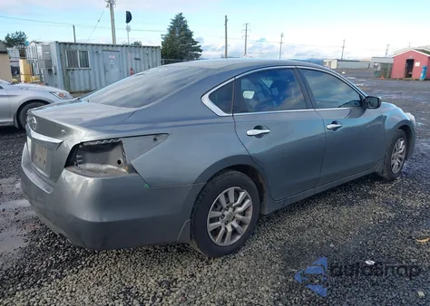 2015 Nissan Altima 2.5 S z USA, uszkodzony, nr VIN 1N4AL3AP0FC277849